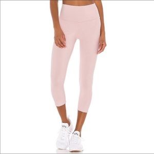 Alo Yoga airbrush high waisted capri legging